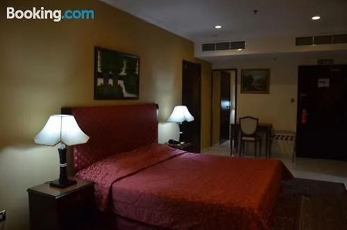 Ewan Hotel Dubai 2*,